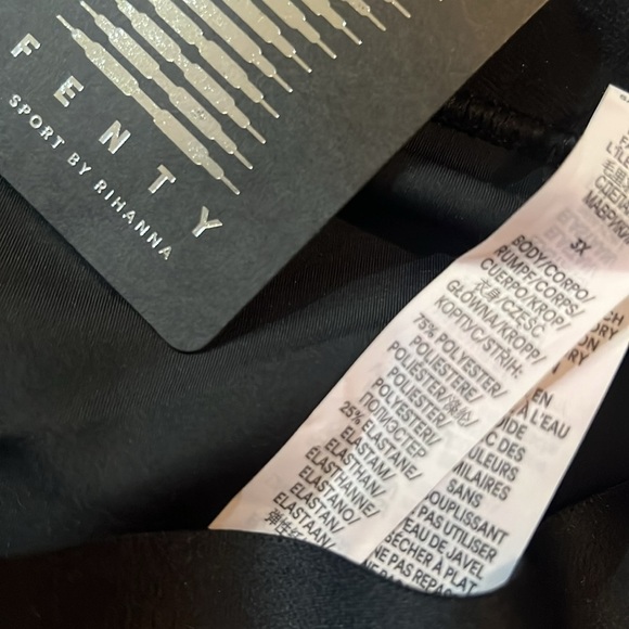 Savage X Fenty Lineup High Waisted Active Yoga Workout Black Pocket Legging 3X - Picture 11 of 11